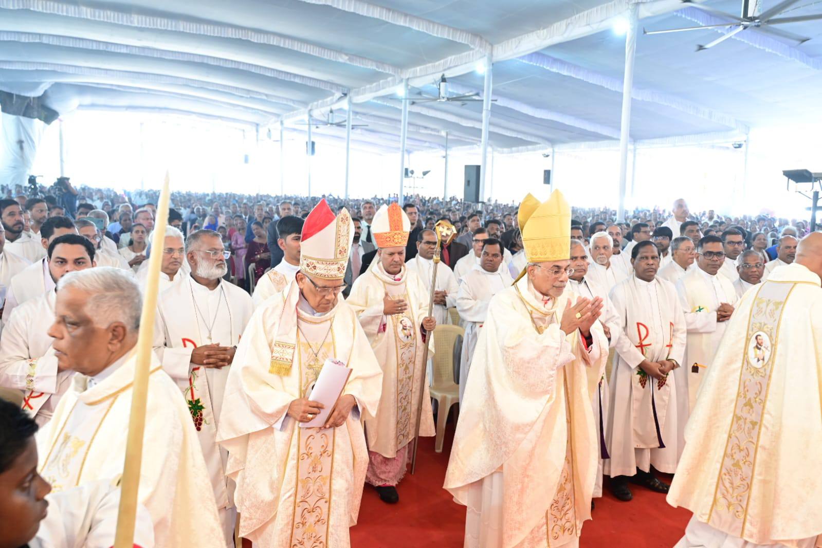 Thousands throng Old Goa for Feast of St Francis Xavier