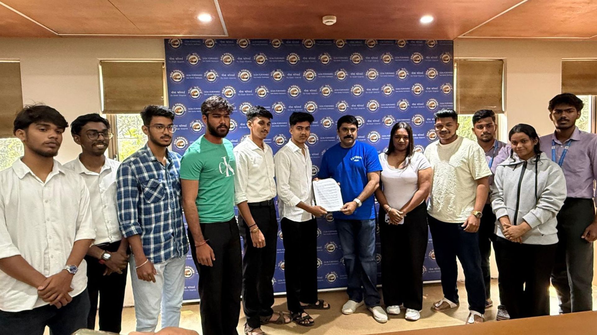 College students meet Vijai Sardesai, discuss student concerns 