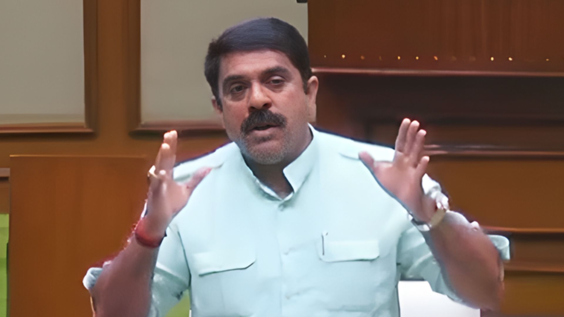 Vijai raises cold storage issue; CM assures support to traditional fishermen