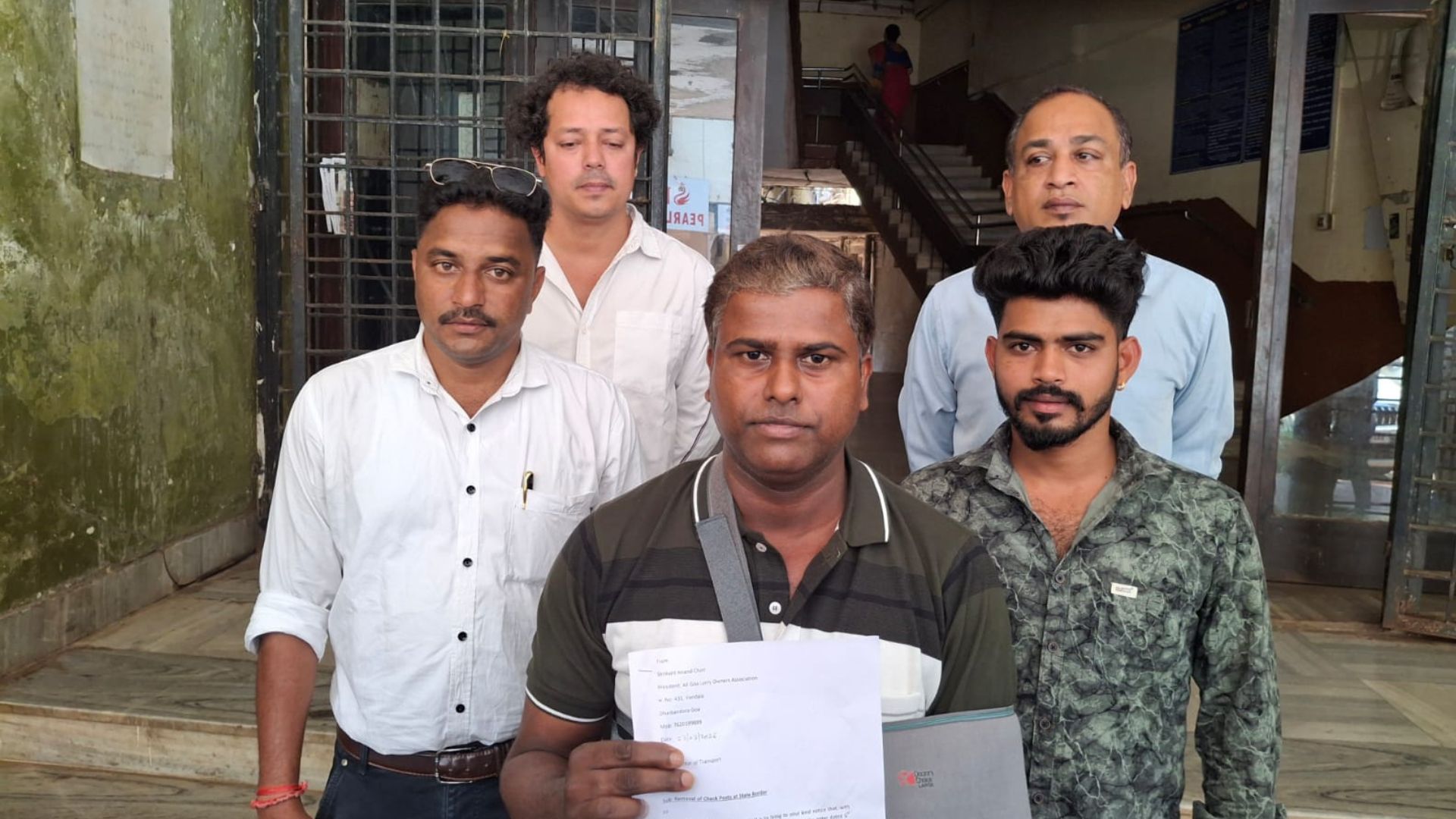 Lorry owners give 15-day ultimatum to scrap border check posts