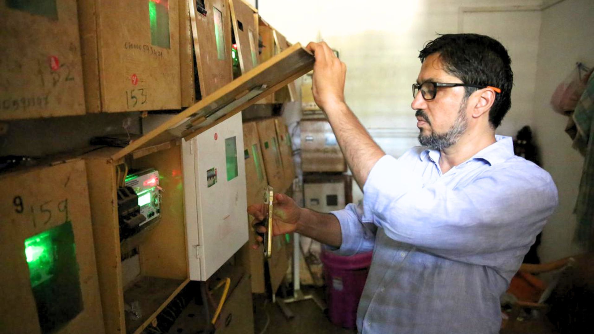 AAP opposes smart meter installation at St Inez; tension erupts