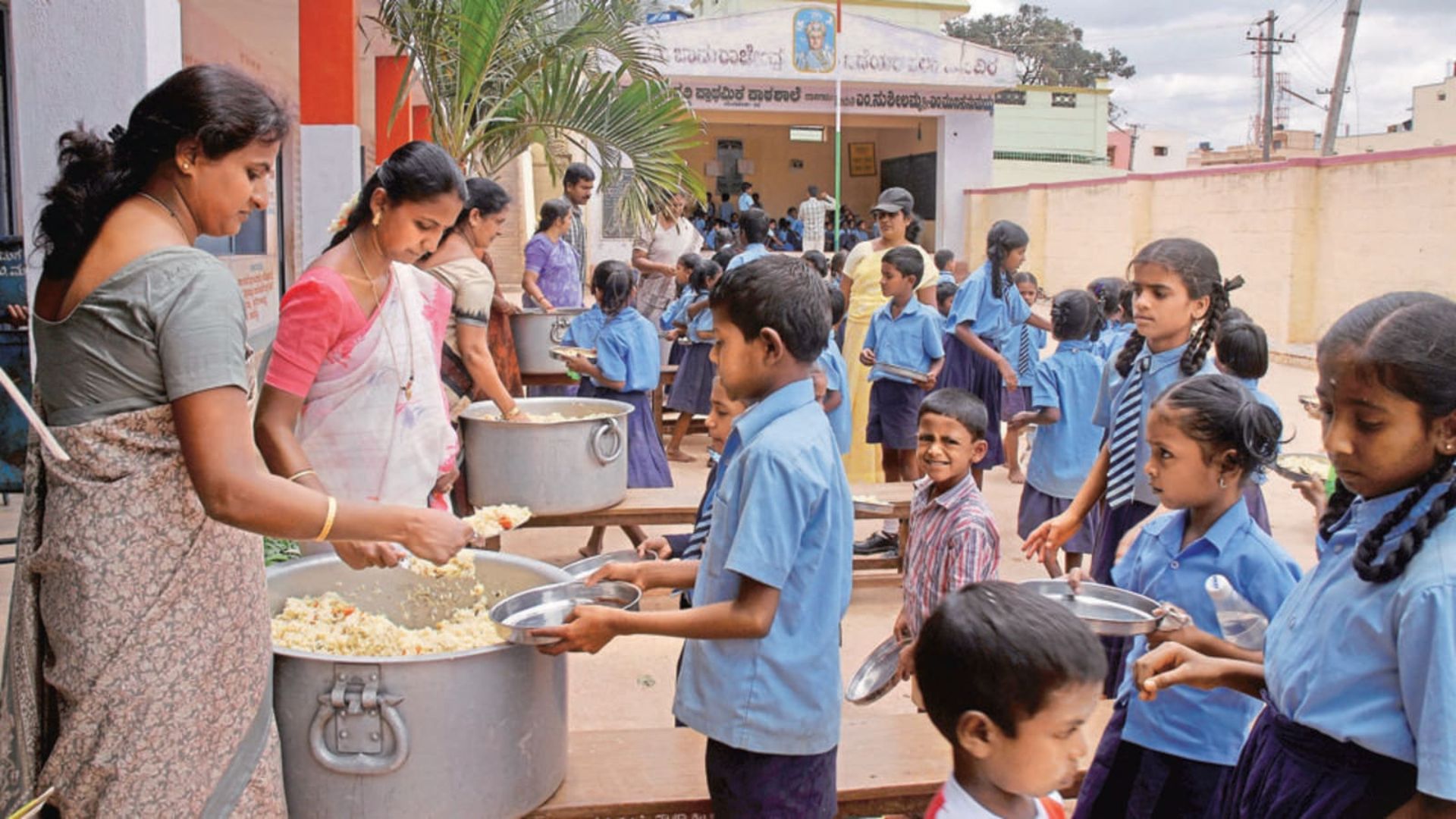 Govt plans revamp of mid-day meal supply system