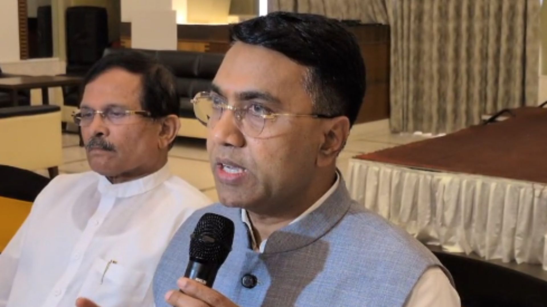 Mhaje Ghar scheme: 3,000 orders to be cleared by 10 June, says CM