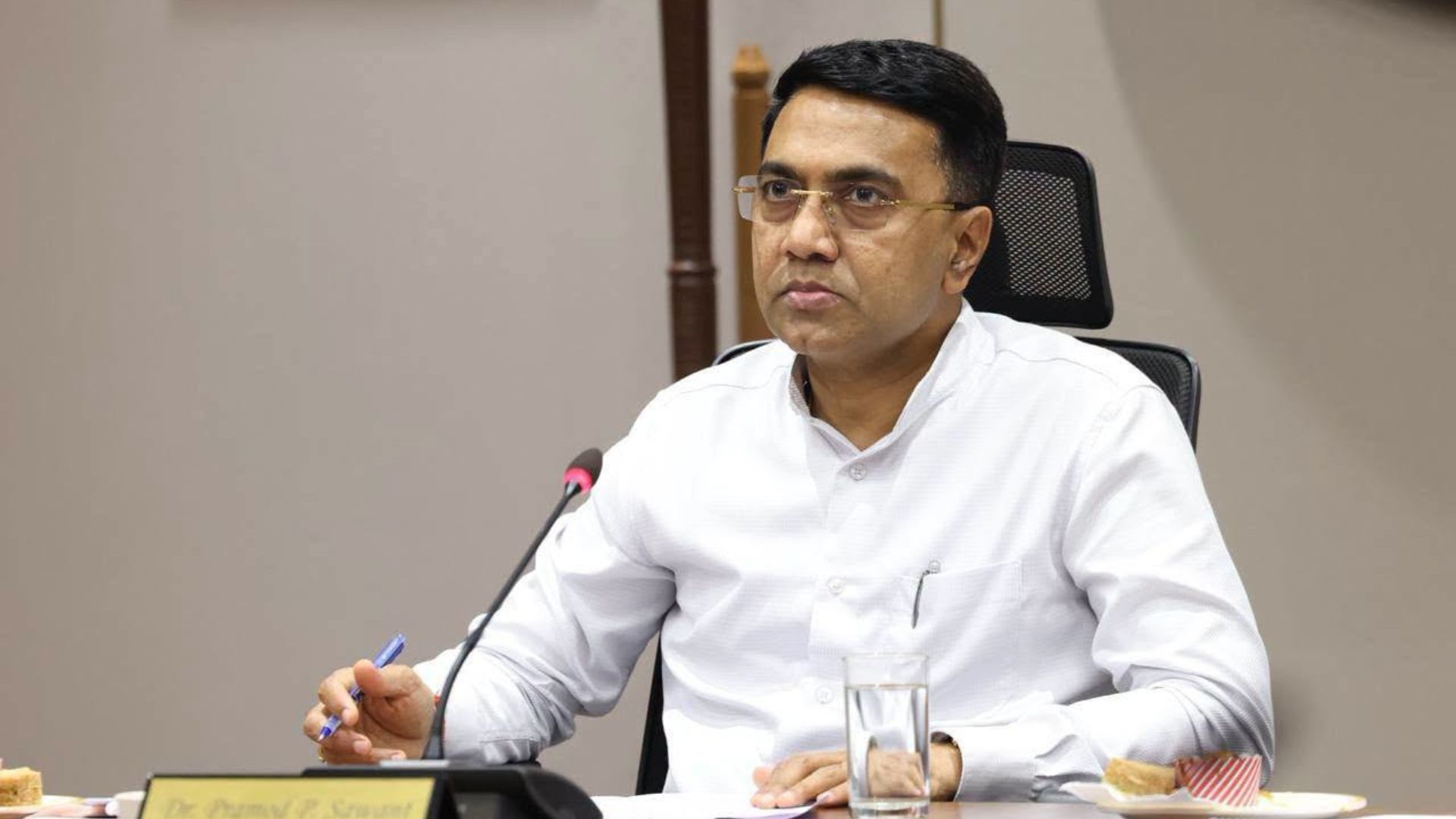 CM urges public not to oppose Farmagudi IIT project