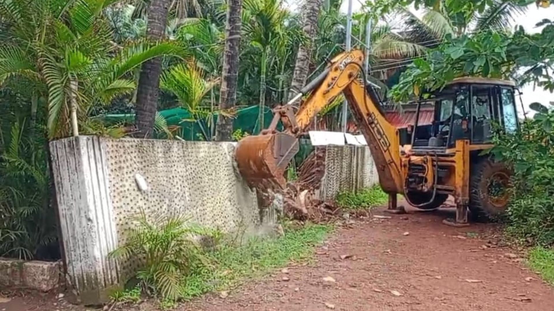 Bombay High Court at Goa orders demolition of 23 structures in Morjim