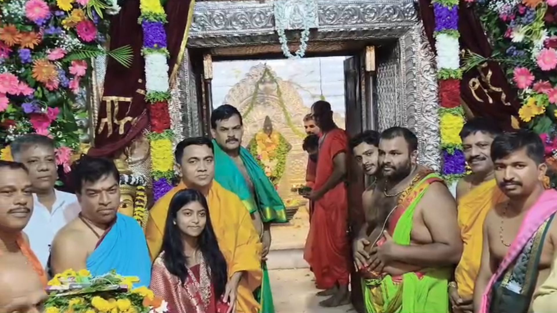 CM Sawant, Vishwajit Rane offers prayers at Vitthalapur Temple on Ashadhi Ekadashi