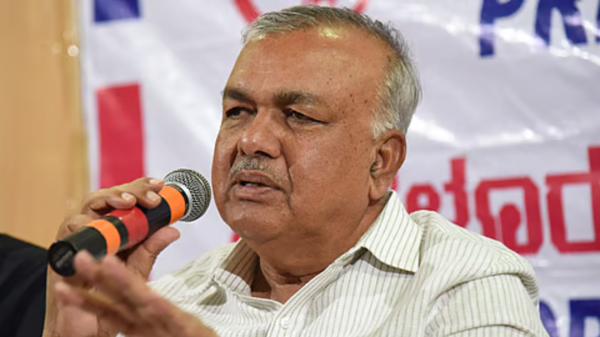 Karnataka mulls withdrawing SC case in Mhadei row