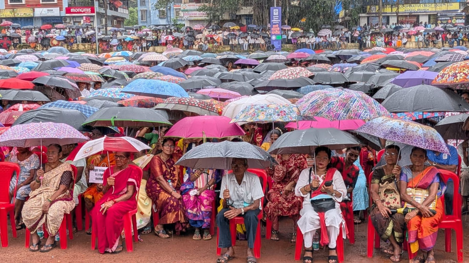 Despite heavy rain, strong turnout at Mardol ST Maha Melava