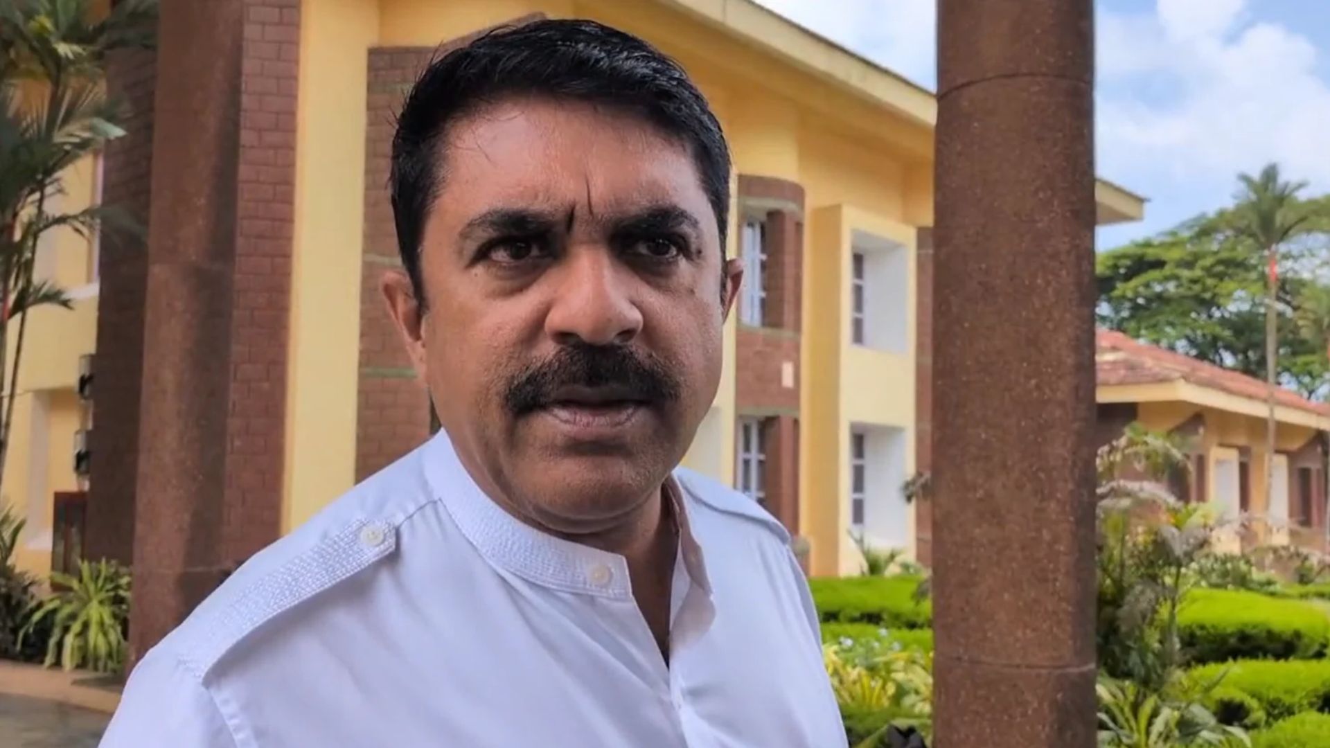 Vijai to raise roads, unemployment & unplanned development issues
