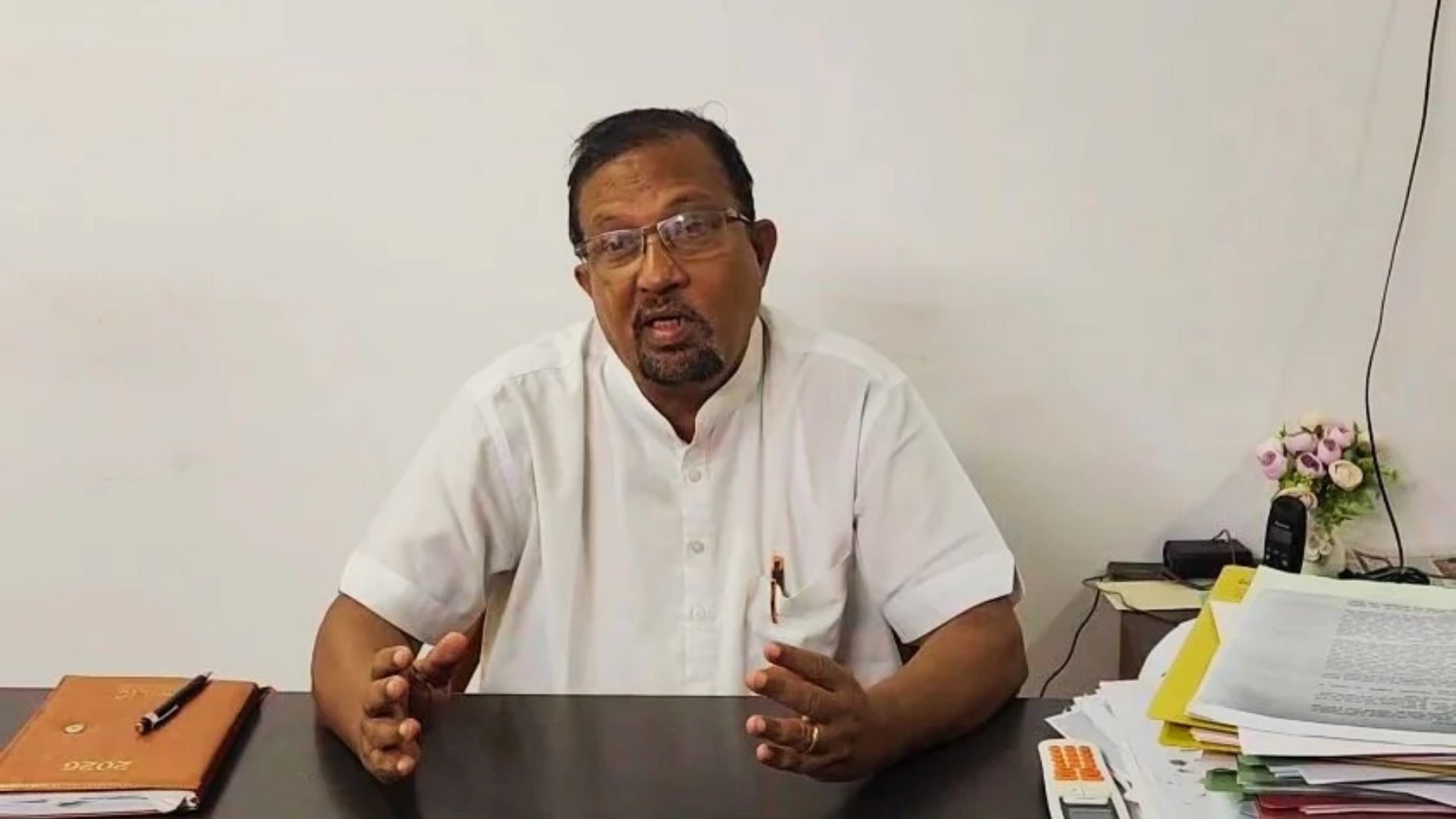 Gracias turns heat on Congress over alleged ‘pay-to-contest’ demands