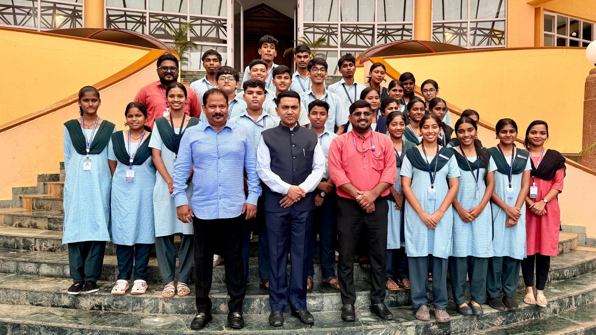 Dr. K. B. Hedgewar Higher Secondary School students visit Goa Assembly