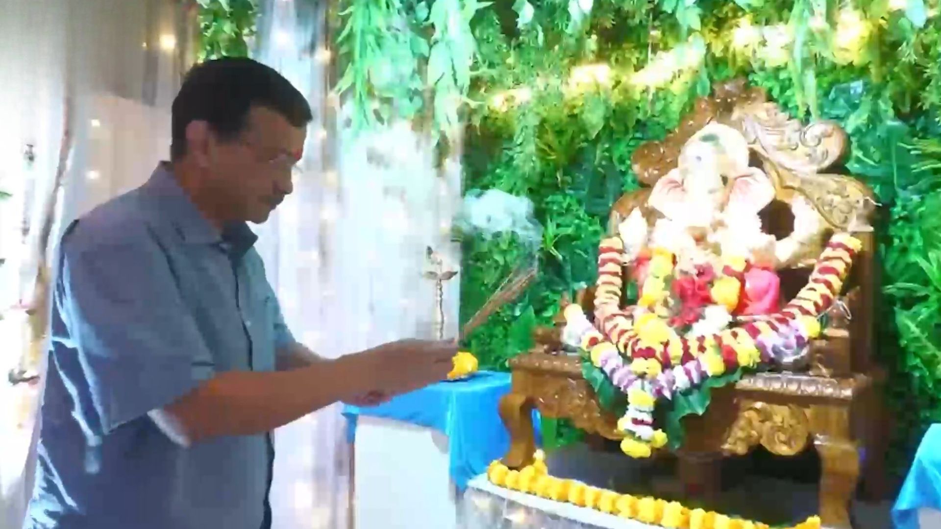 Kejriwal seeks Bappa’s blessings in Goa