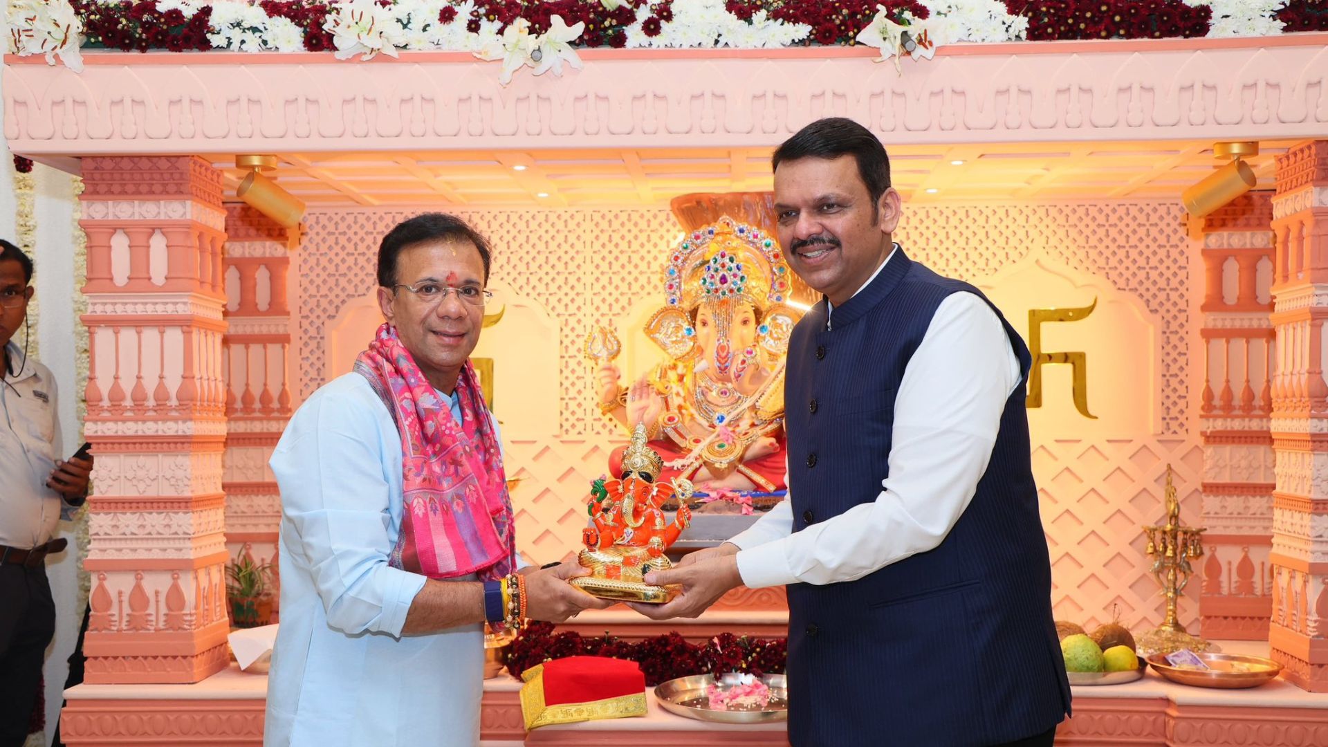 Vishwajit Rane meets Maharashtra CM, seeks Bappa’s blessings