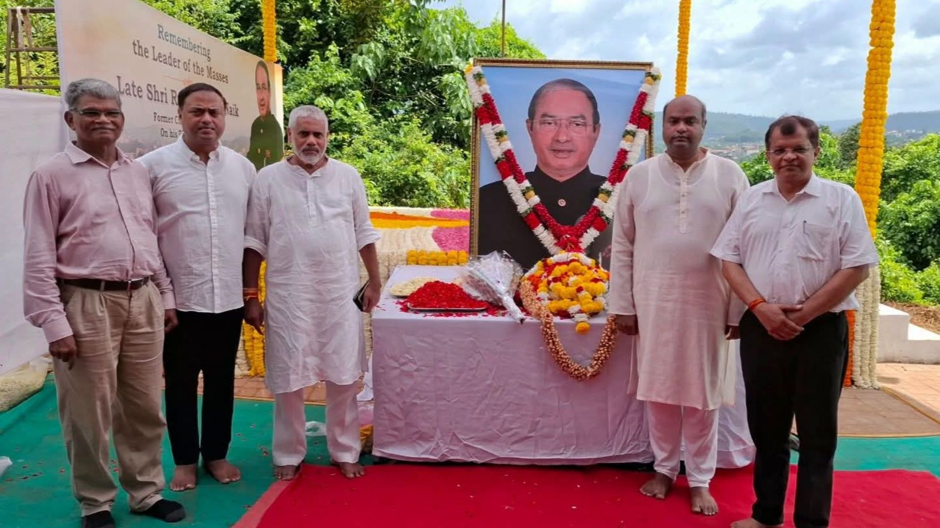 Satish Dhond pays tribute to late Ravi Naik on 80th birth anniversary
