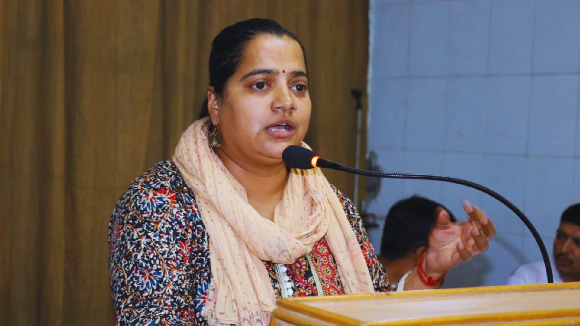 Daughter of Sattari takes flight to America