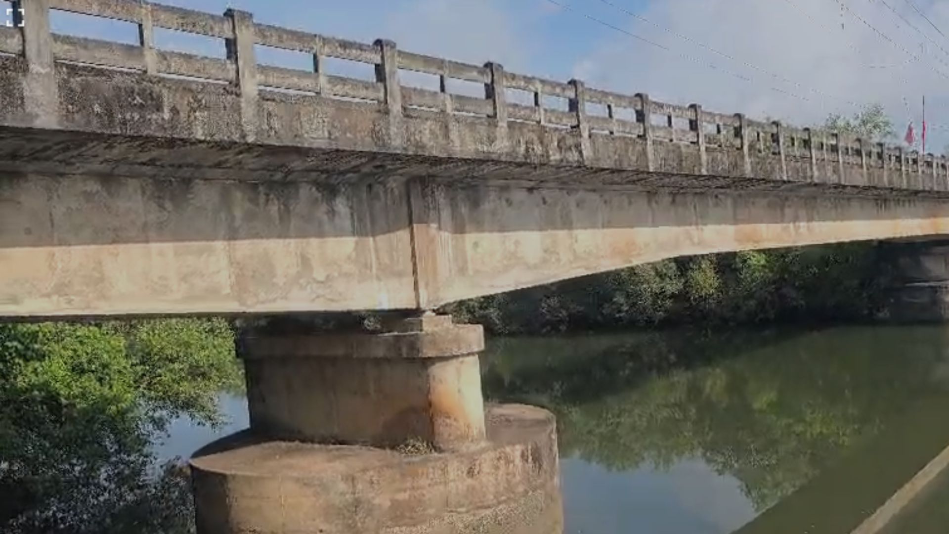 Portion of Tuem–Aroba–Dhargal bridge collapses, safety concerns rise