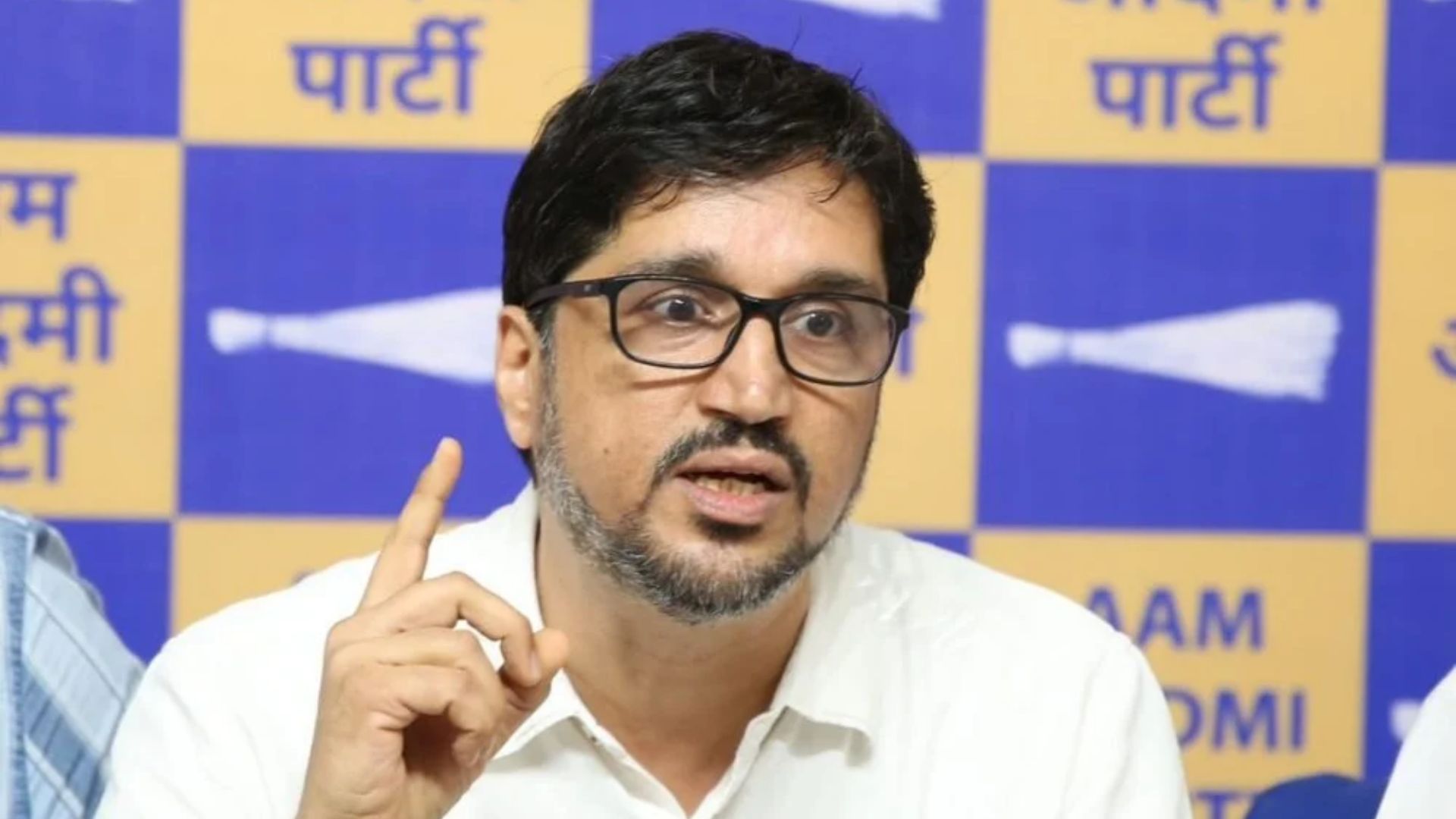 BJP wasting Goan tax to impress Delhi bosses, says Valmiki Naik